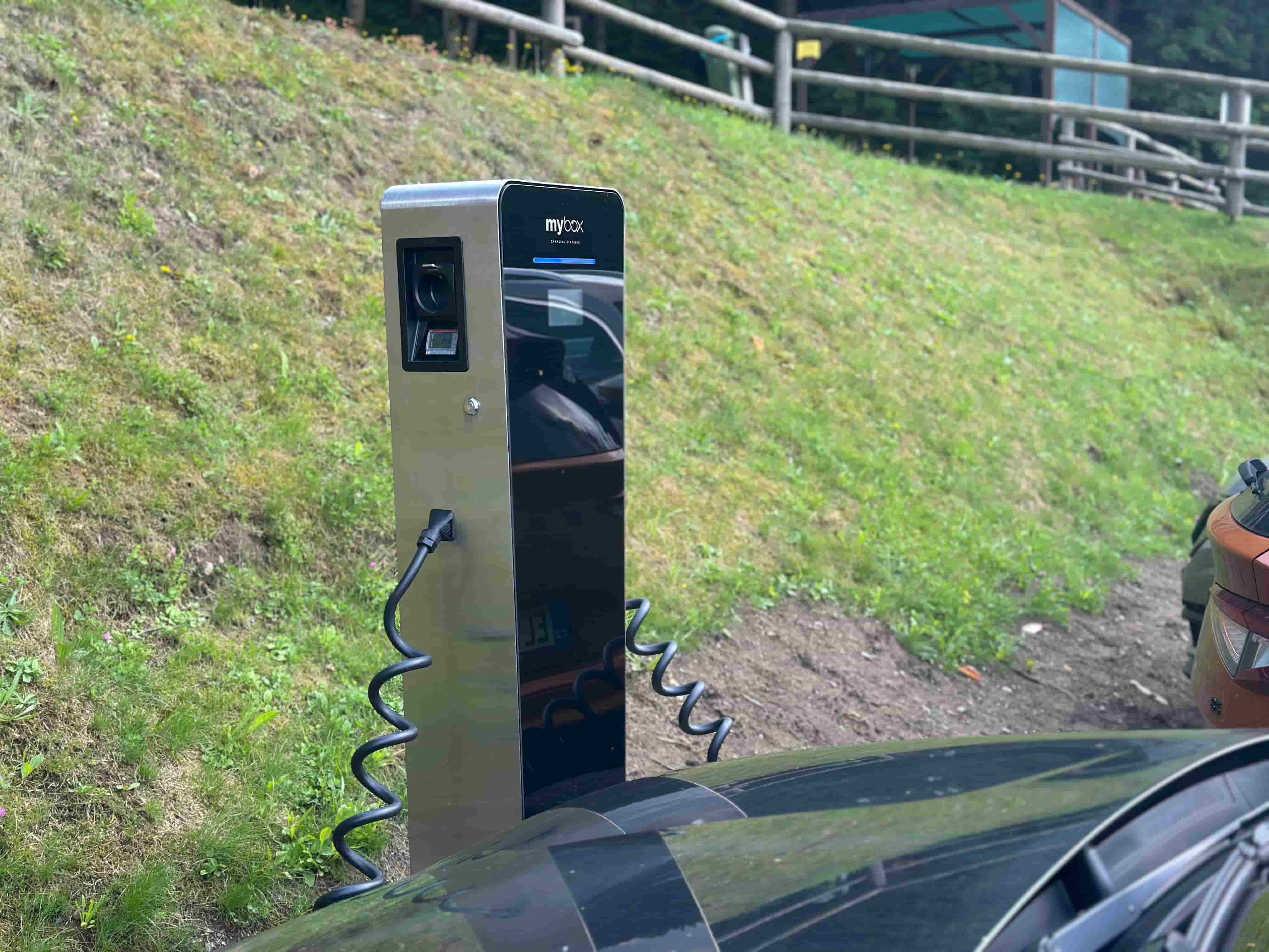 Novinka: Dobíjecí stanice pro elektromobily u hotelů Lanterna a Horal